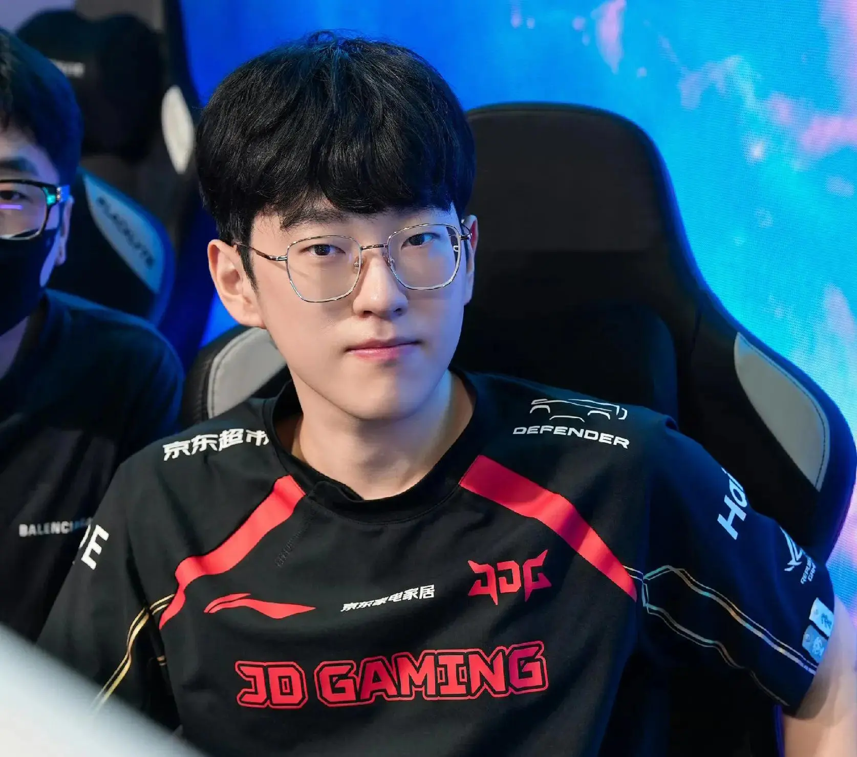 src, 似乎并不买 src, 似乎并不买