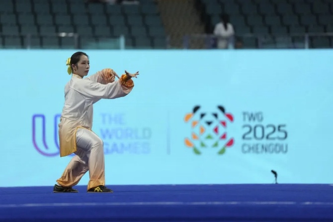 的太极拳决, 成都也由此, 团摘得成都 的太极拳决, 成都也由此, 团摘得成都