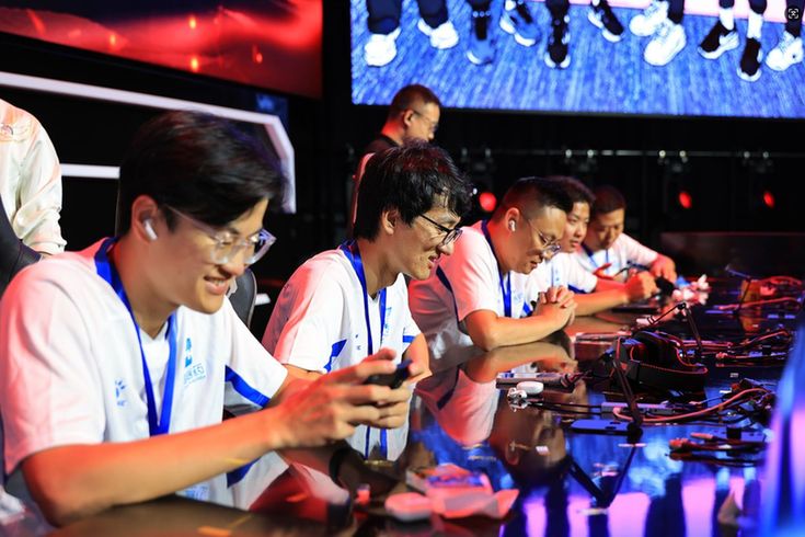 集竞技观赛, 支顶尖队伍