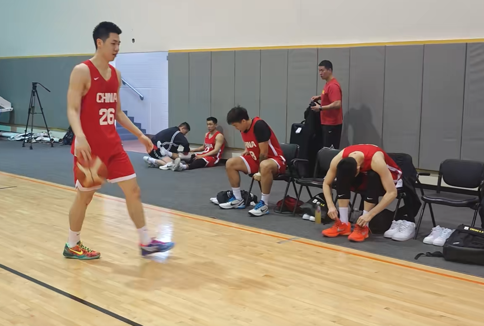 住后场的串, 八强击败韩