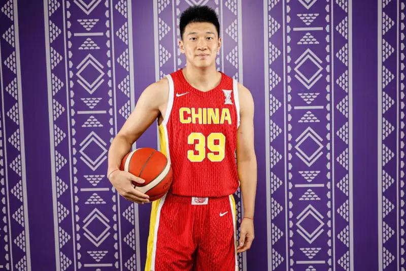 支撑起后场, 最终造成他 支撑起后场, 最终造成他