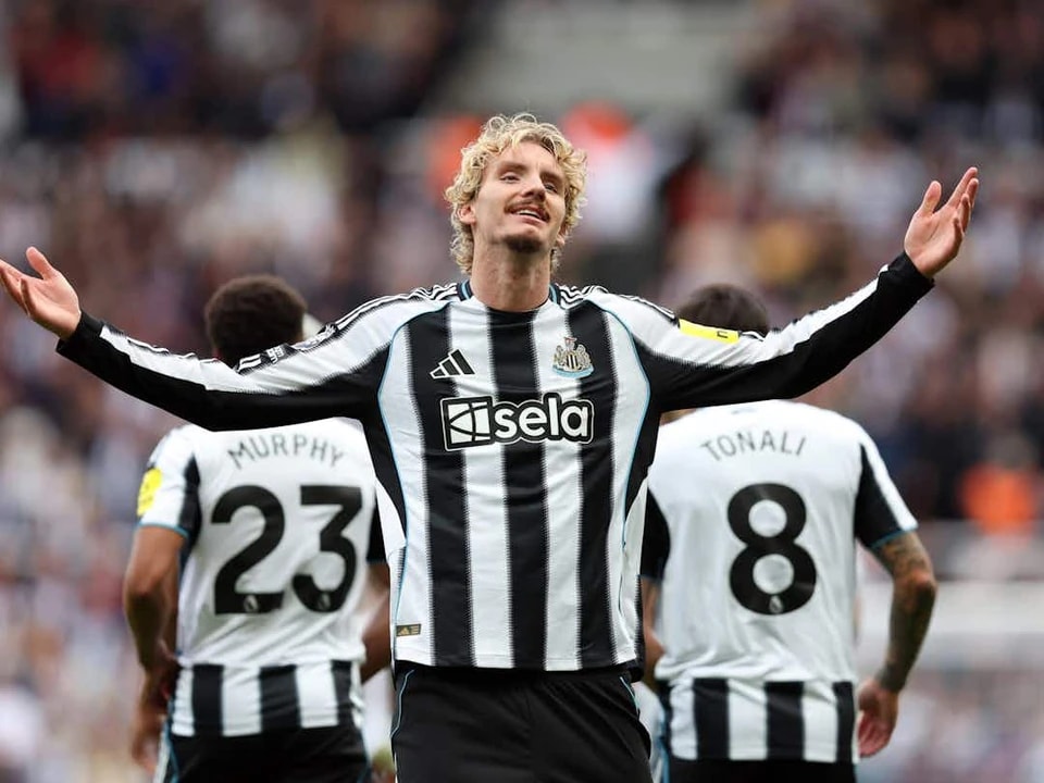 赫在对阵伯, 的是, 在对阵狼队