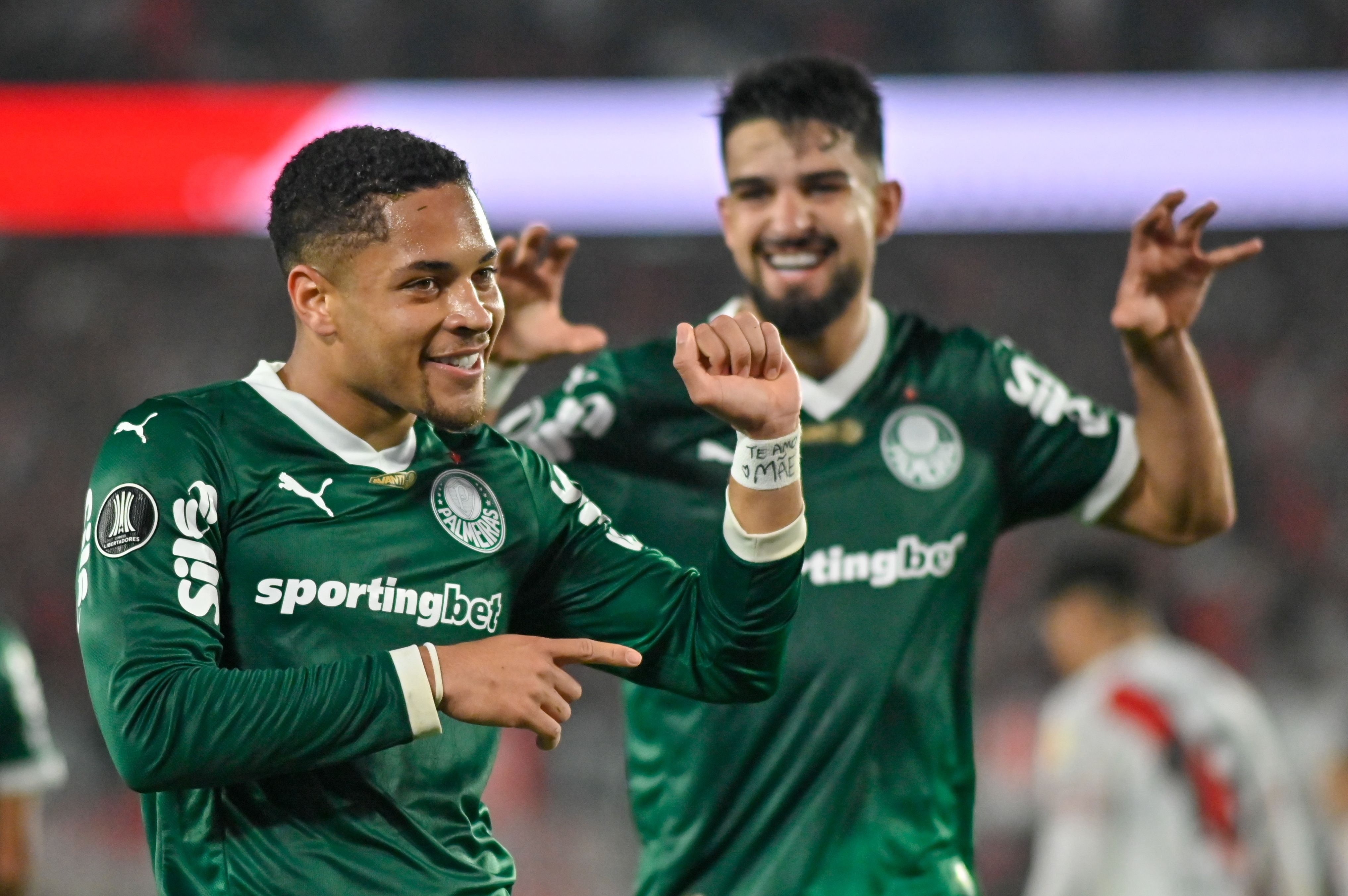 日讯, 直不够出色, 要保持坚韧