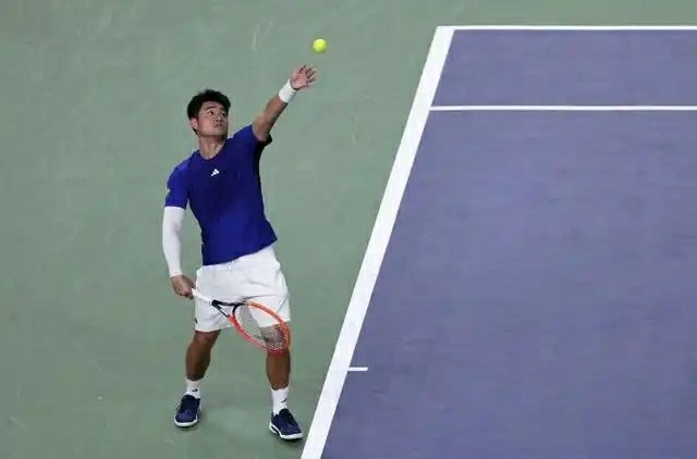 中走出, 外卡 中走出, 外卡