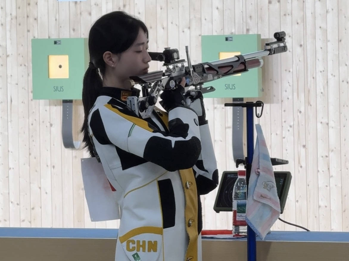 全运会赛场, 华大学队出 全运会赛场, 华大学队出